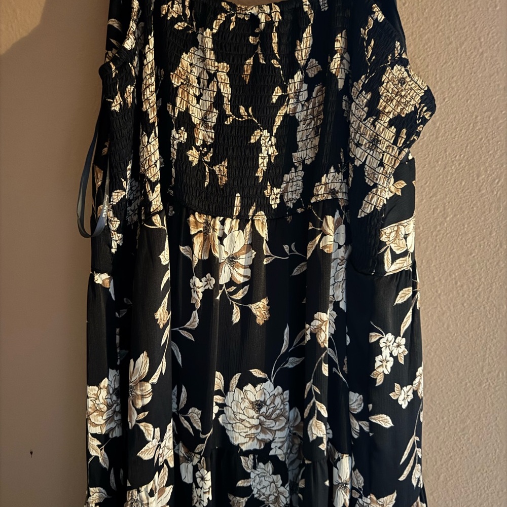 Arula Floral Black and White Women's Dress - Picture 4 of 4